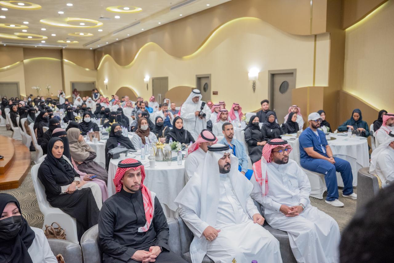 كلية الصحة العامة تشارك بركن توعوي بالتعاون مع التجمع الصحي وجمعية السيلياك
