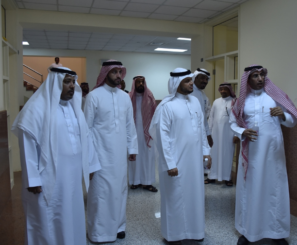 وكيل الجامعة للشؤون التعليمية يقف على استعدادات السنة التحضيرية عمادة السنة الأولى المشتركة وكالة الجامعة للشؤون التعليمية جامعة أم القرى
