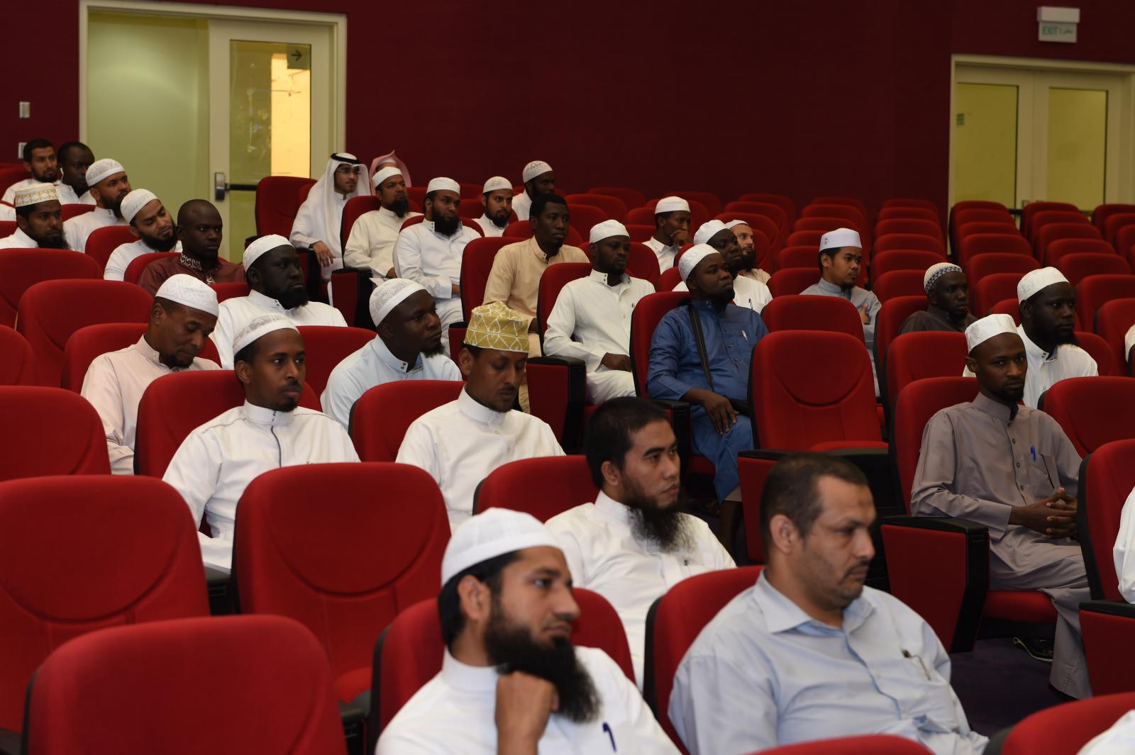 Deanship of Postgraduate Studies Holds a Meeting for the Overseas Scholarship Students 
