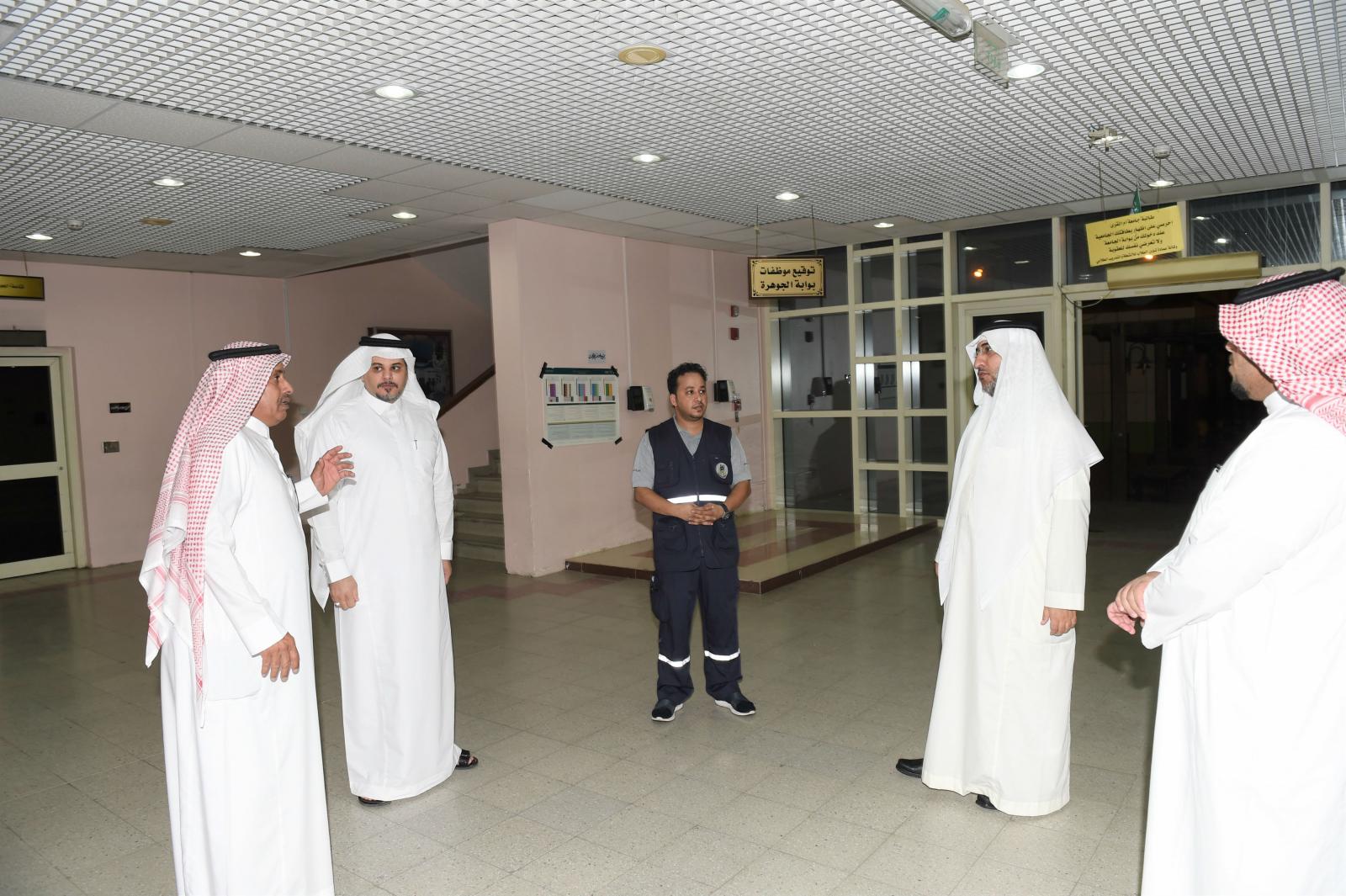 UQU Vice President Checks on Readiness of Deanship of University Studies for Girls, Female Students Housing and College Buildings 