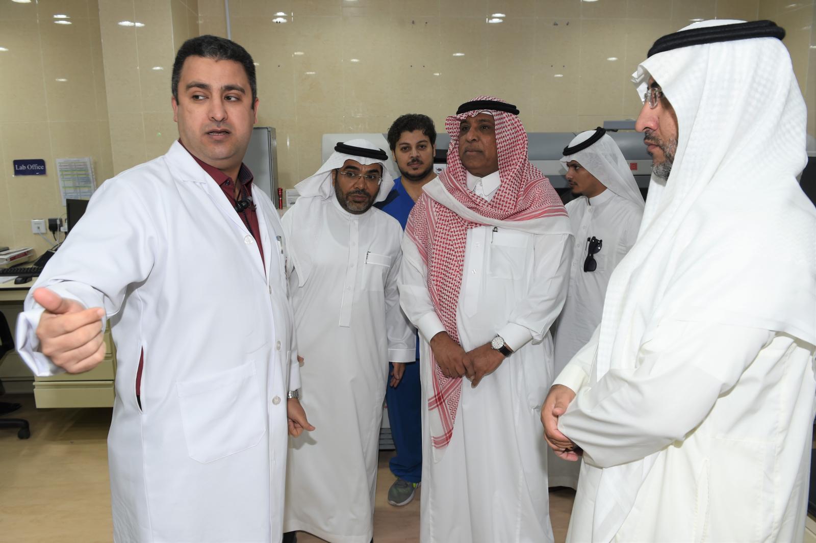 UQU President Checks on new Services at the University Medical Center, Inaugurates GCC Oral Health Unified Week 