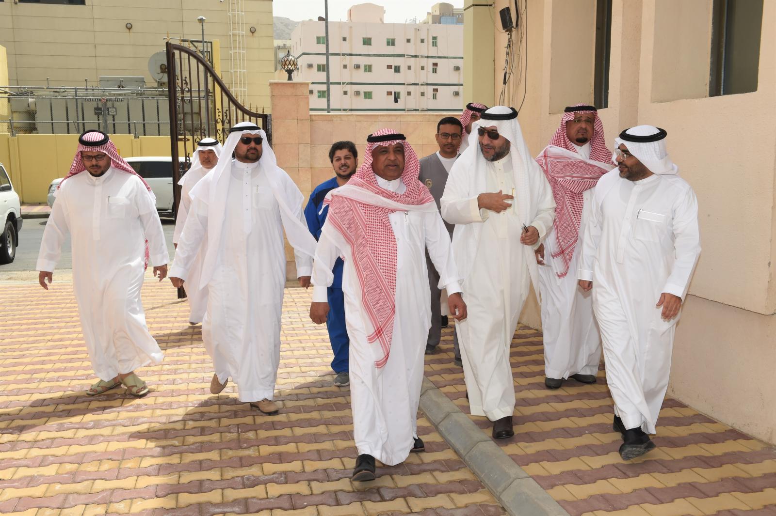 UQU President Checks on new Services at the University Medical Center, Inaugurates GCC Oral Health Unified Week 