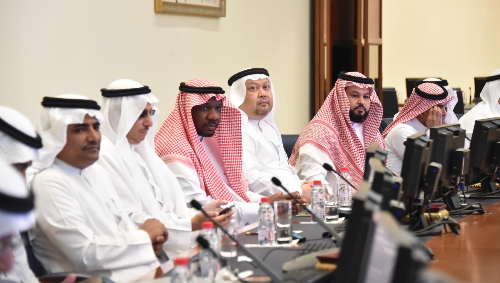 UQU President Presides over the Meeting of the University Higher Advisory Committee 