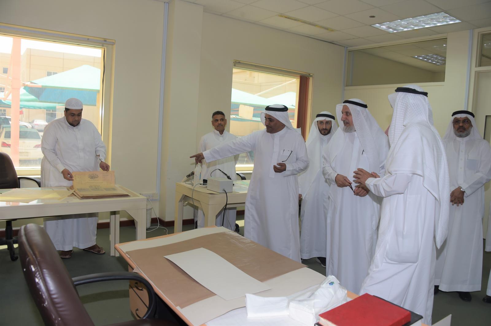 معالي مدير الجامعة يطلق فعاليات (يوم المخطوط العربي) بمكتبة الملك عبدالله الجامعية