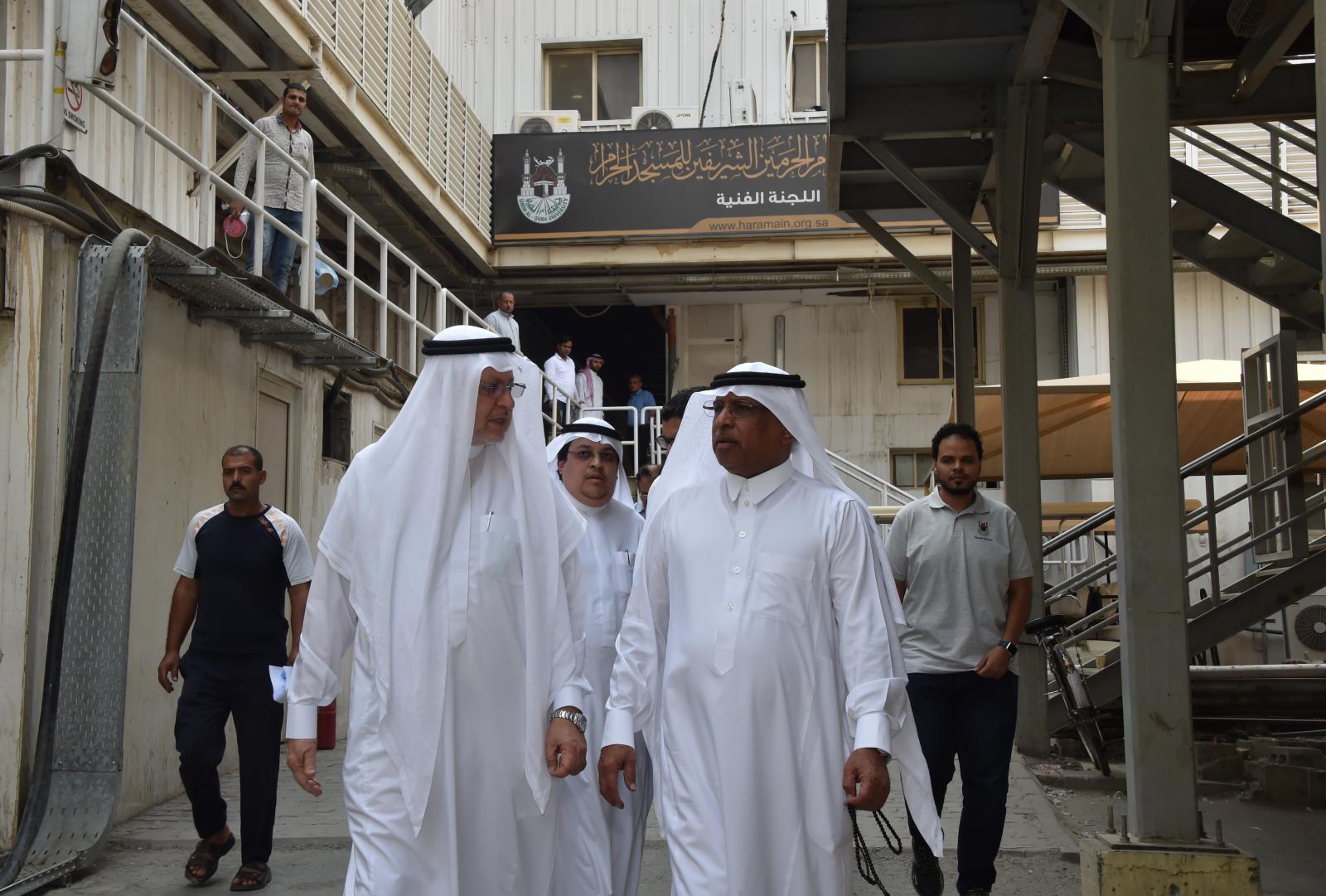 UQU President Checks on Works of the Technical Committee at Zam Zam Well Preparation Project