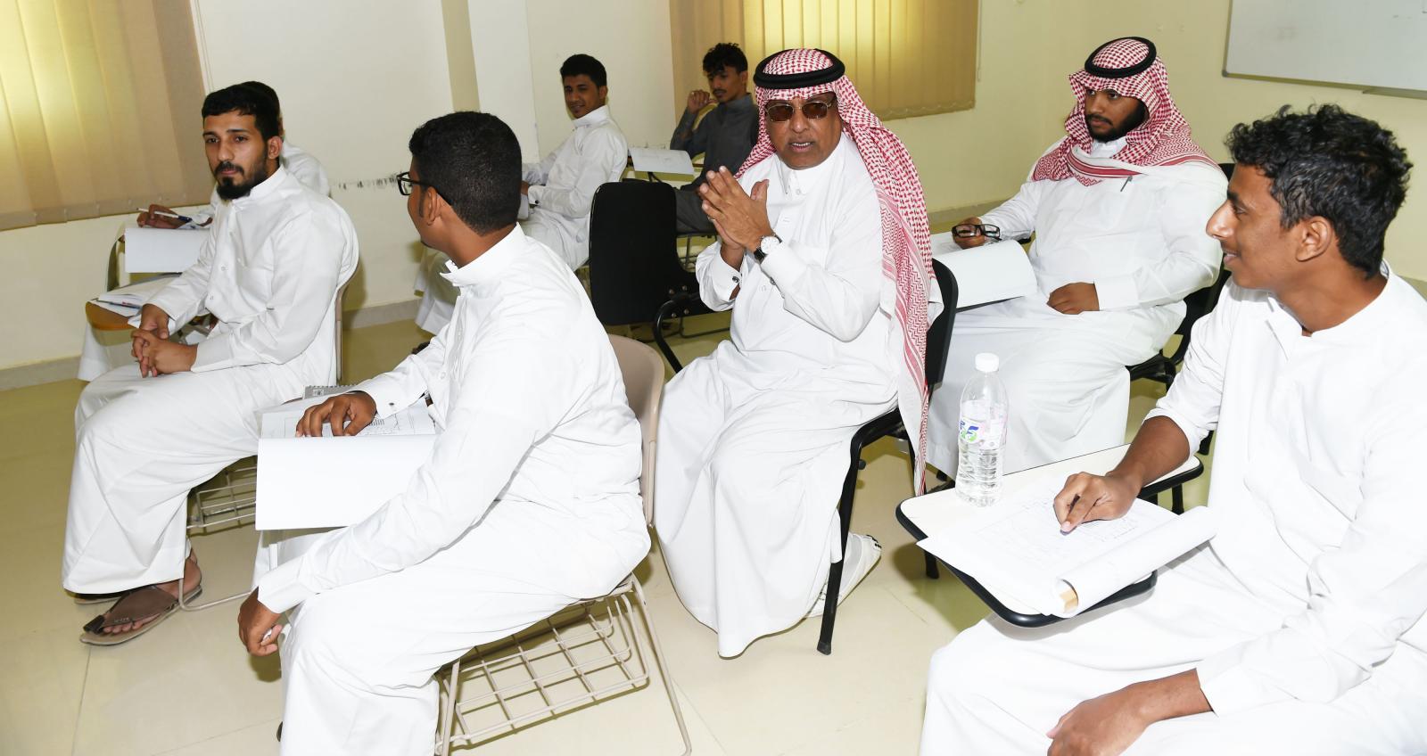 معالي مدير الجامعة يتفقد المدينة الجامعية بالليث