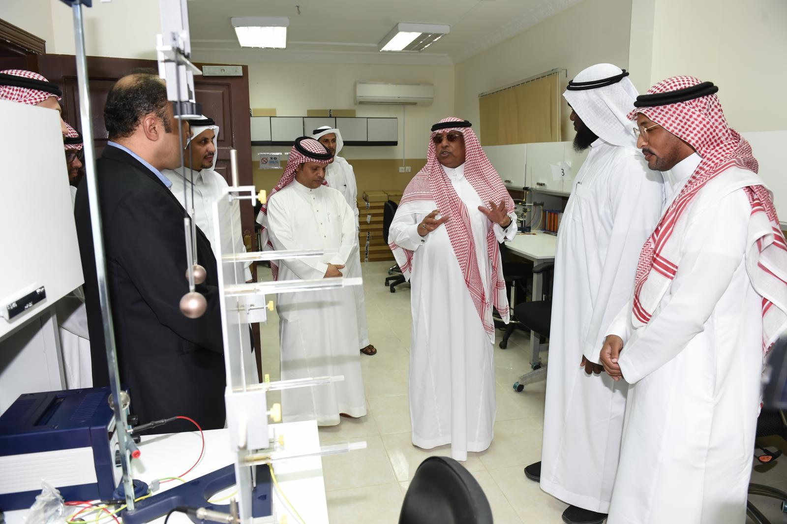 معالي مدير الجامعة يتفقد المدينة الجامعية بالليث