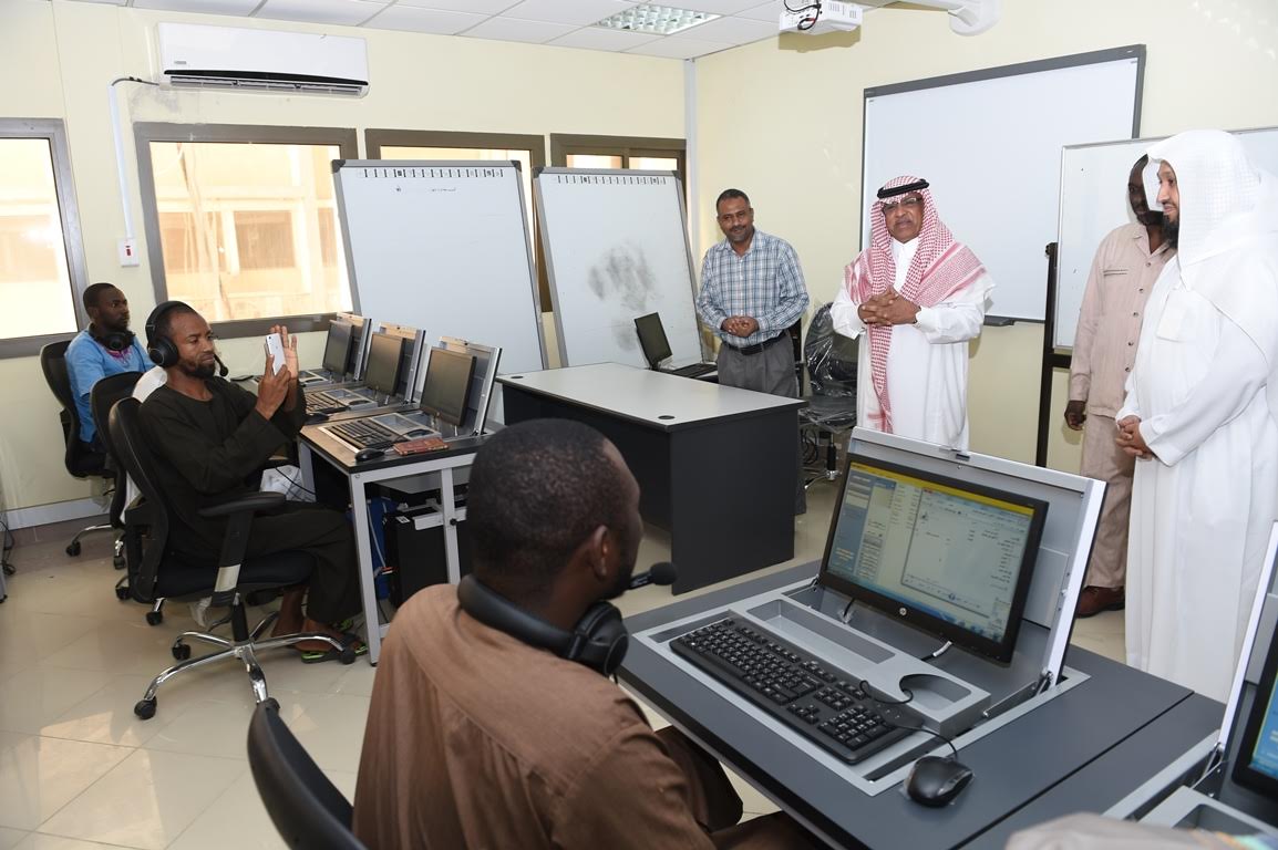 UQU President Launches Language Activity Hall at Arabic Language Institute 
