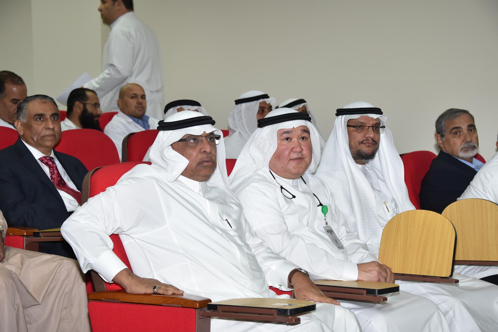 UQU President Launches  Activities of the Scientific Research Forum at the College of Dentistry 