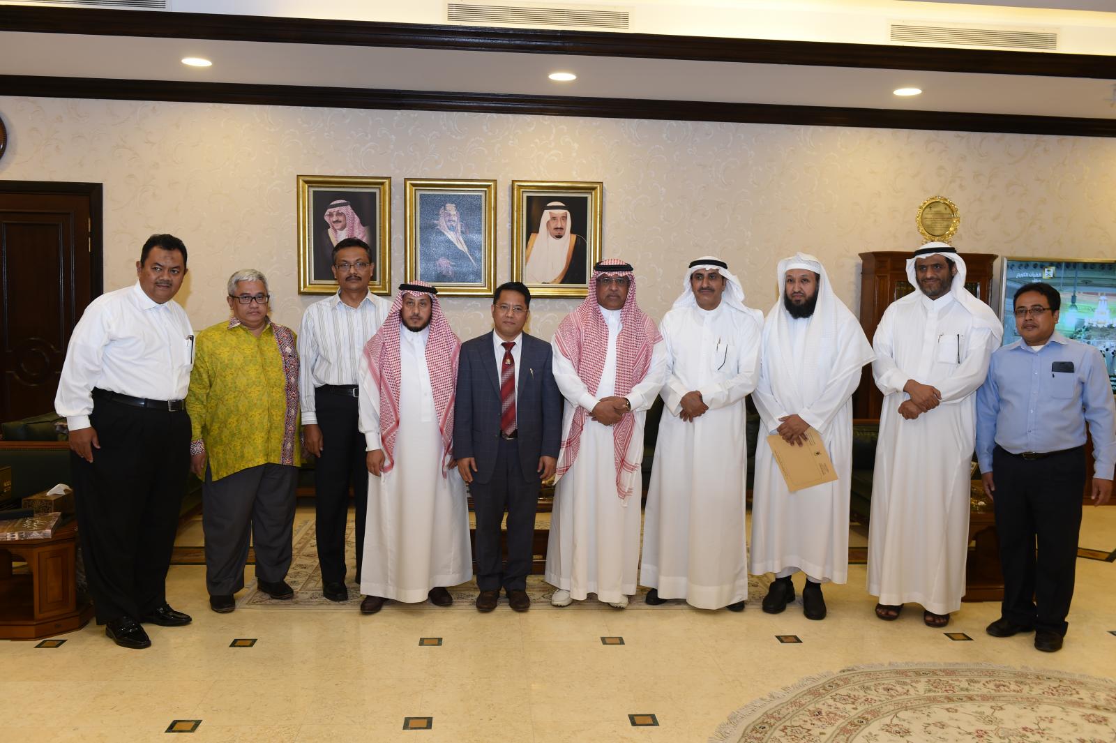 UQU President Receives Indonesian Deputy Minister of Religious Affairs for Education 