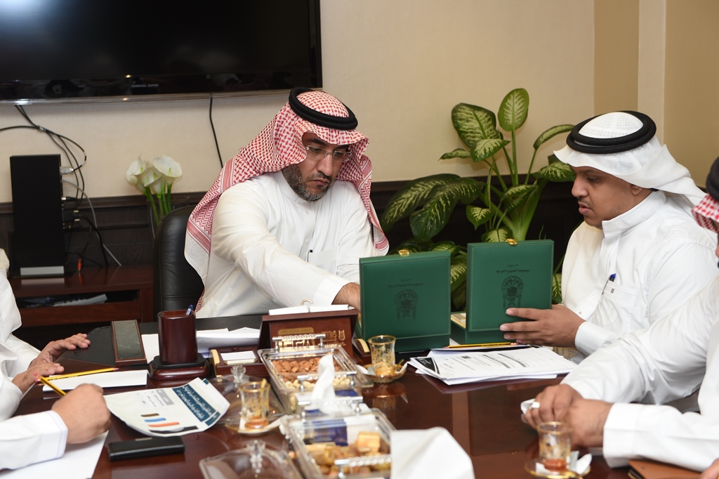 Committee of Granting Honorary Doctorate to Dr. Al-Angary Continues Meetings 