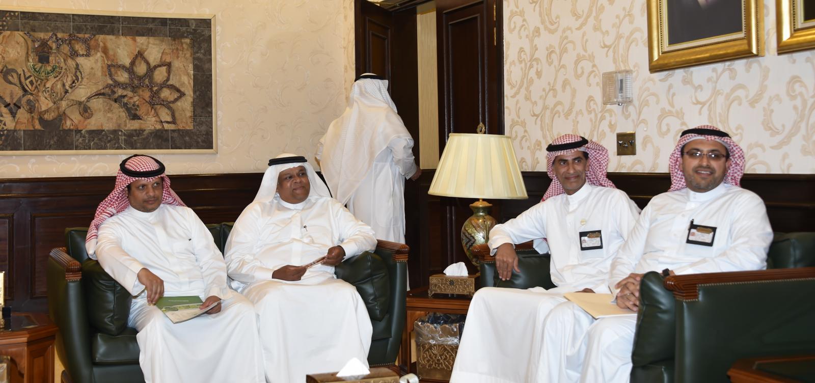جامعة أم القرى والشركة السعودية للكهرباء يبحثان مجالات التعاون بينهما