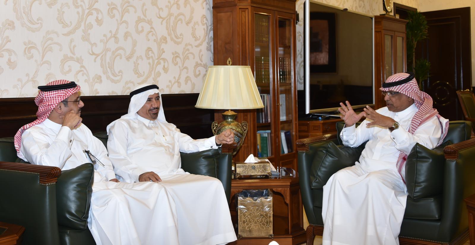 جامعة أم القرى والشركة السعودية للكهرباء يبحثان مجالات التعاون بينهما