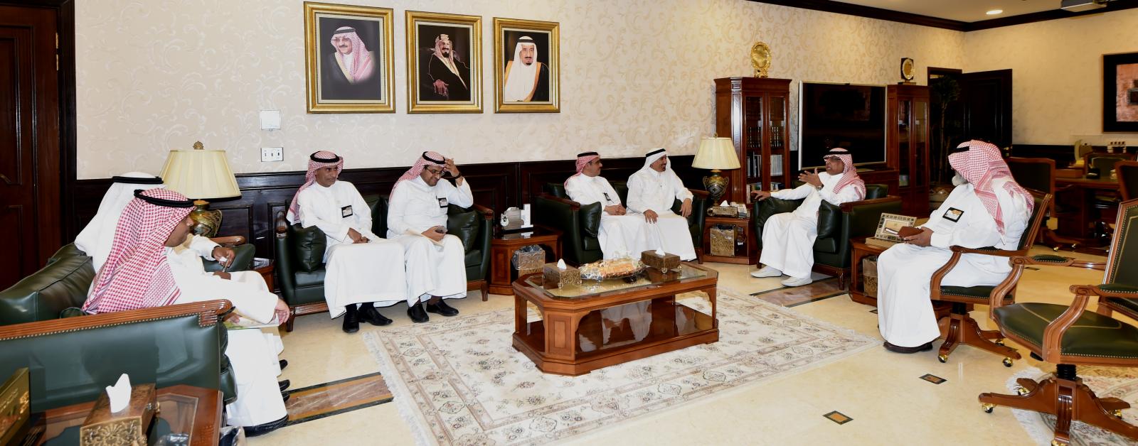 جامعة أم القرى والشركة السعودية للكهرباء يبحثان مجالات التعاون بينهما