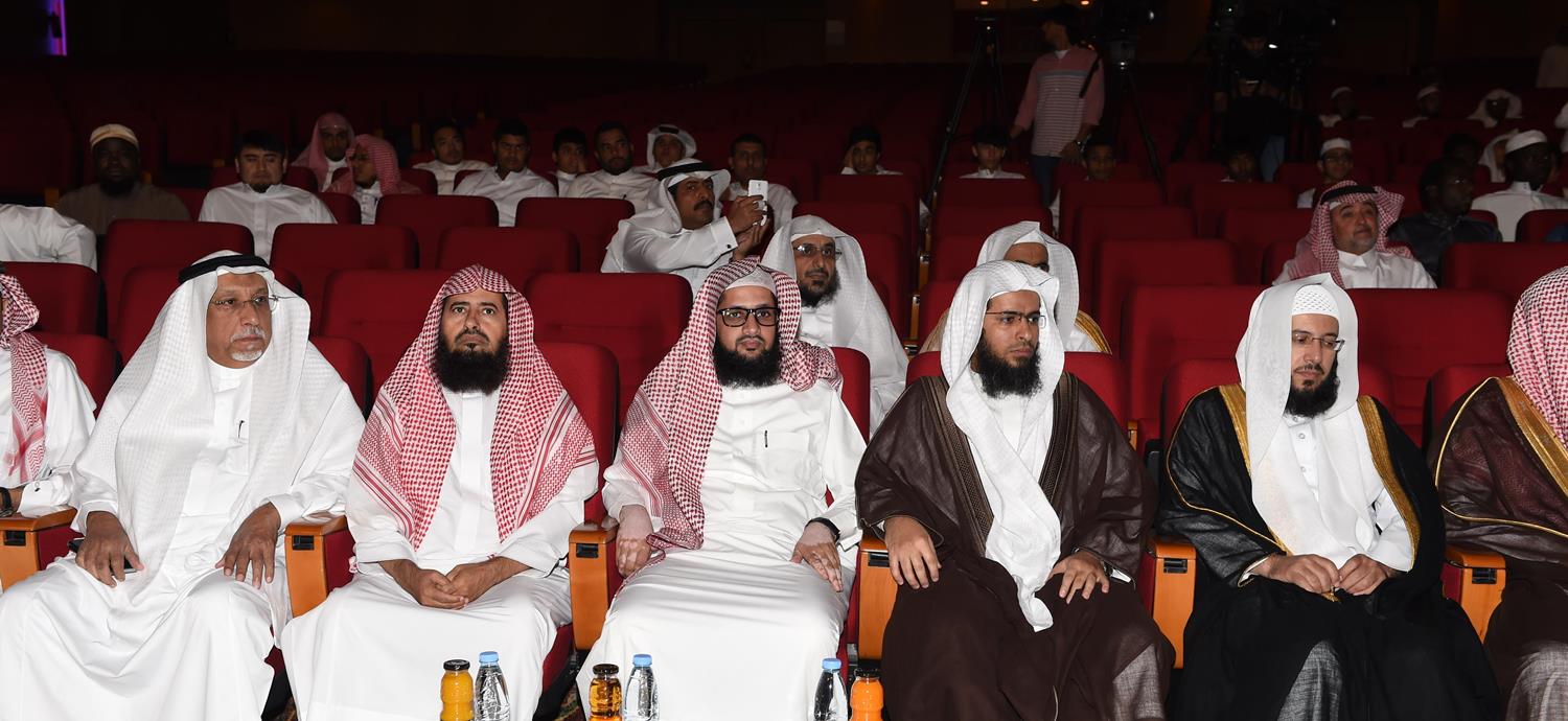 معالي مدير الجامعة يفتتح معرض الدعوة إلى الله في مكة المكرمة