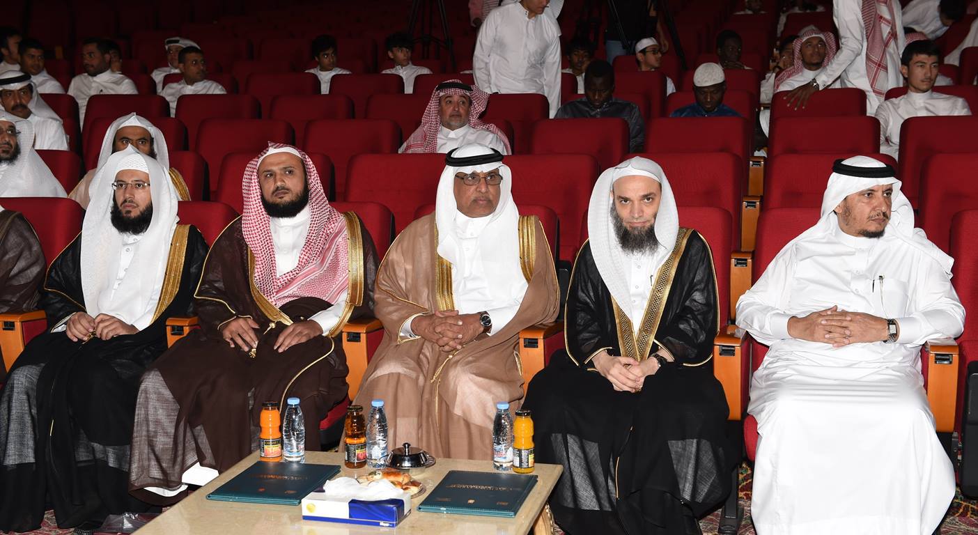 معالي مدير الجامعة يفتتح معرض الدعوة إلى الله في مكة المكرمة