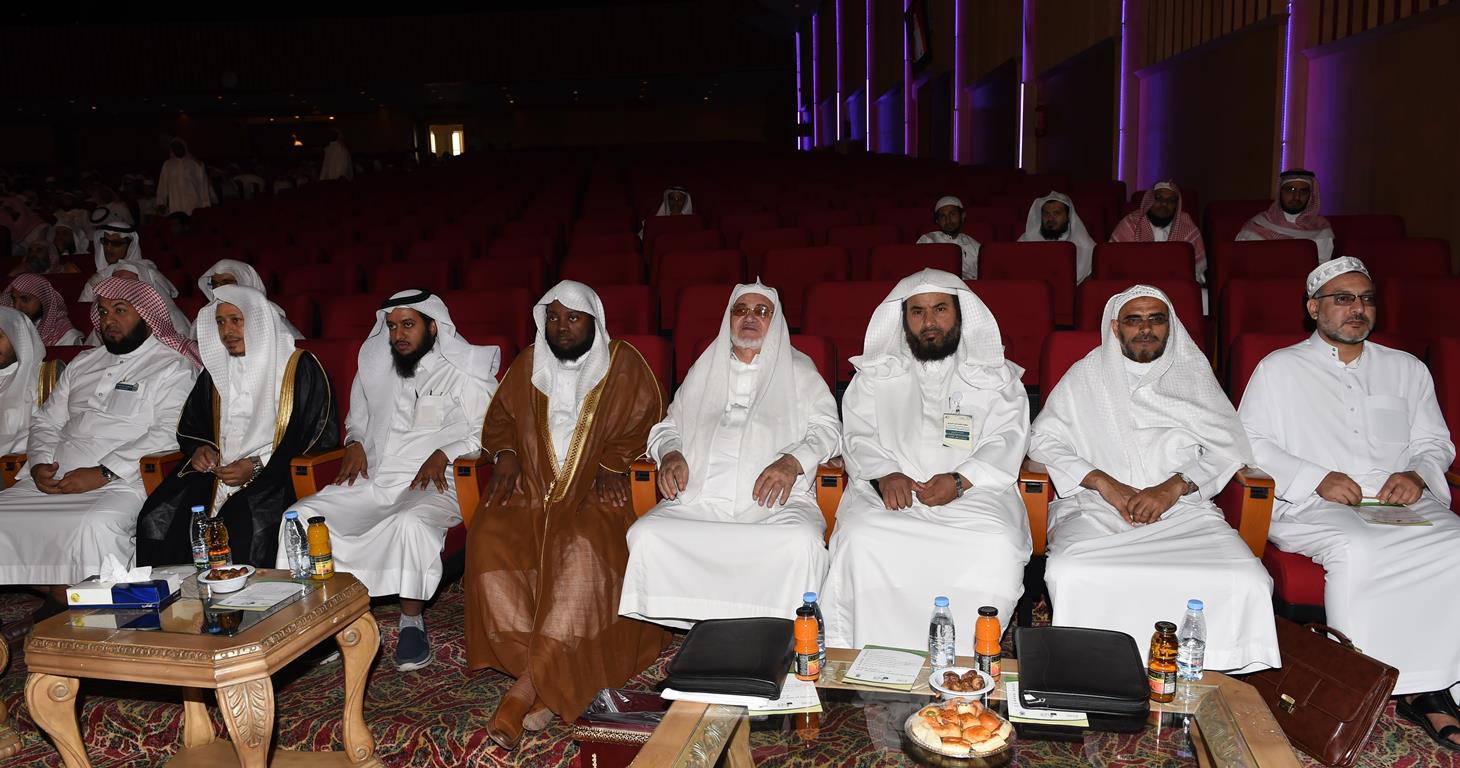 معالي مدير الجامعة يفتتح معرض الدعوة إلى الله في مكة المكرمة