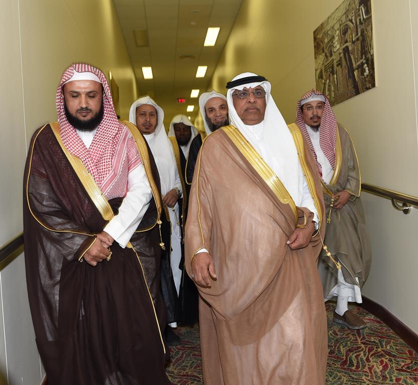 معالي مدير الجامعة يفتتح معرض الدعوة إلى الله في مكة المكرمة