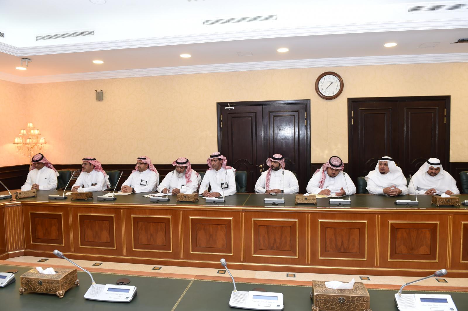 جامعة أم القرى والشركة السعودية للكهرباء يبحثان مجالات التعاون بينهما