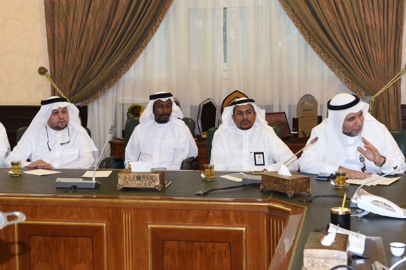 جامعة أم القرى والشركة السعودية للكهرباء يبحثان مجالات التعاون بينهما
