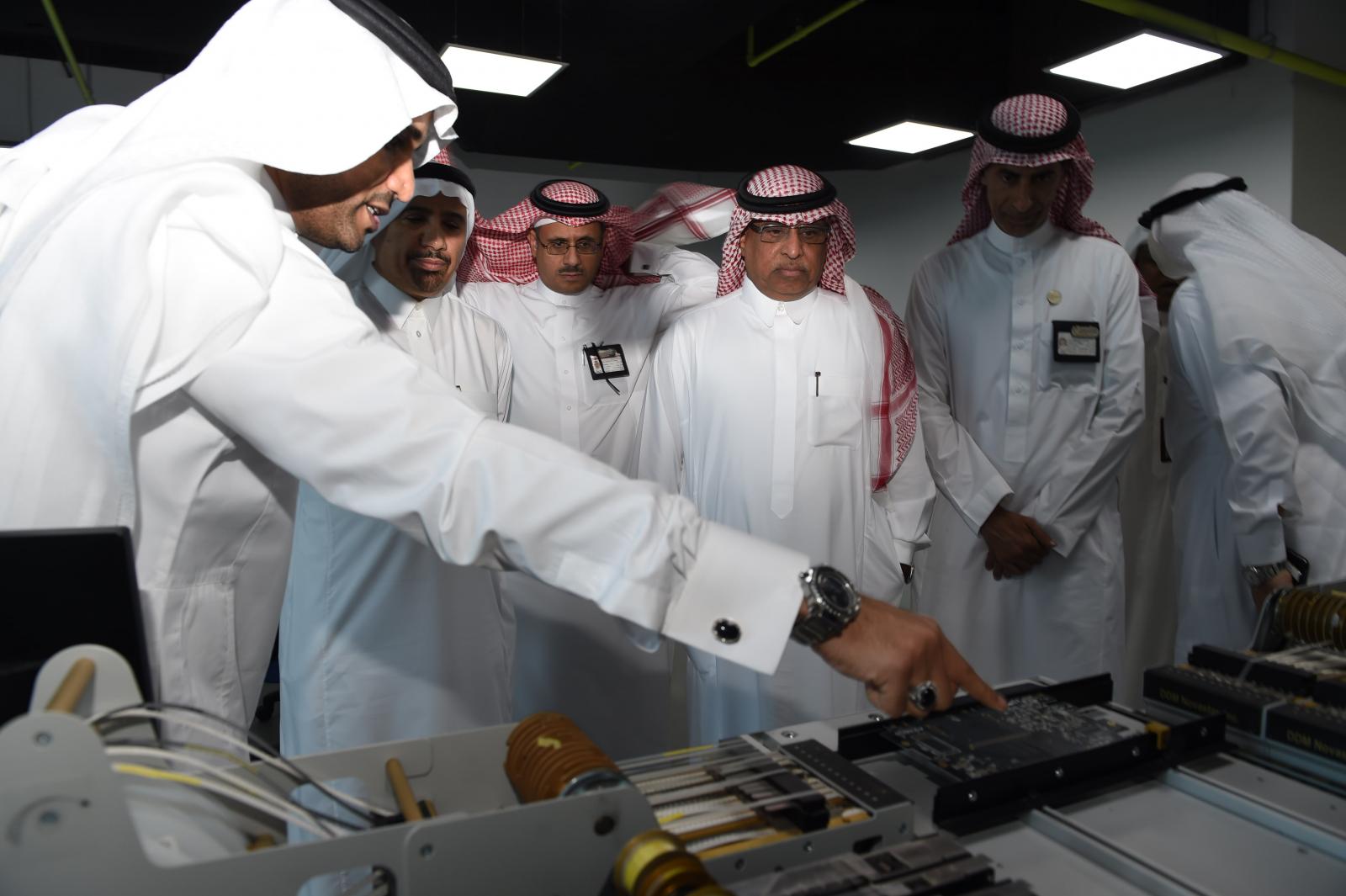 جامعة أم القرى والشركة السعودية للكهرباء يبحثان مجالات التعاون بينهما