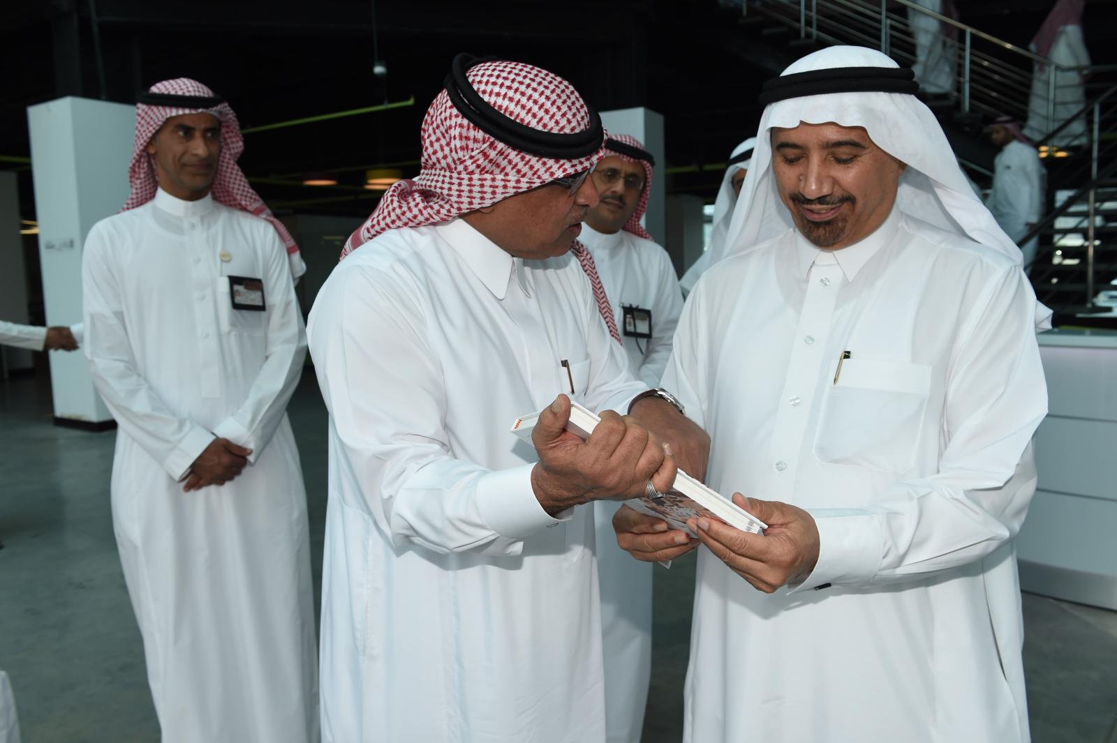 جامعة أم القرى والشركة السعودية للكهرباء يبحثان مجالات التعاون بينهما