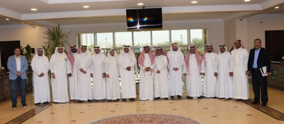 معالي مدير الجامعة يتسلَّم شهادات الاعتماد الأكاديمي الدولي لبرامج الحاسب الآلي بالجموم والقنفذة