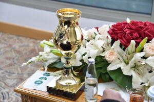 UQU Acting President Hands Out Horse Racing Awards