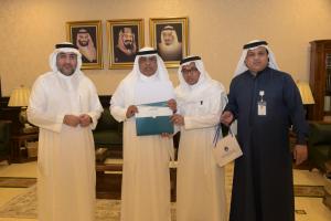 UQU President Honors Affiliates of Administrative Communication Center 