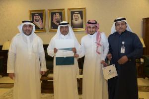 UQU President Honors Affiliates of Administrative Communication Center 