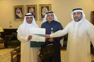 UQU President Honors Affiliates of Administrative Communication Center 