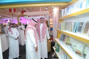 UQU President Checks on University Pavilion in Jeddah Book Fair