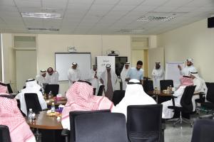 UQU President Hands out Effective Academic Leadership Certificates