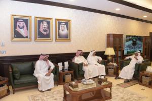 UQU President Awards Assistant to Administration Manager of Medicine College