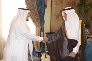 Prince of Makkah Region Receives University President and Congratulates Him on Royal Trust  