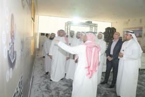 UQU President Checks on Projects of Umm Al-Qura Consultations Oasis 