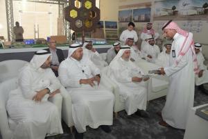 UQU President Checks on Projects of Umm Al-Qura Consultations Oasis 