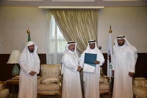 UQU President Honors Affiliates of Legal Department