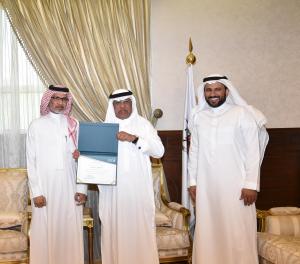 UQU President Honors Affiliates of Legal Department