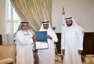 UQU President Honors Affiliates of Legal Department