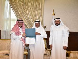 UQU President Honors Affiliates of Legal Department