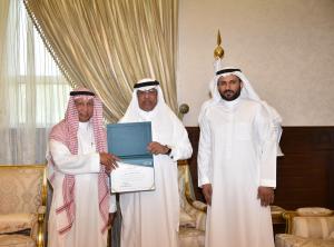 UQU President Honors Affiliates of Legal Department