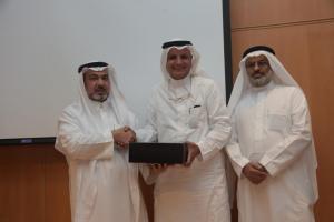 UQU President Honors Mr. Mohamed Al-Nahari