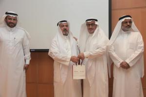 UQU President Honors Mr. Mohamed Al-Nahari