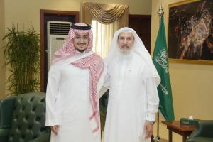 His Highness the Assistant Undersecretary of Makkah Emirate for Rights Receives UQU President 