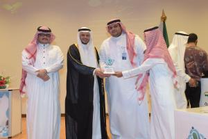 In the Presence of UQU Vice President for Educational Affairs, Pharmacy Club Concludes  Its Activities and Events 