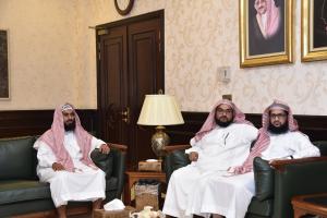 UQU President Honors Shariah College's Outstanding Faculty Members