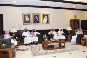 UQU President Honors Shariah College's Outstanding Faculty Members