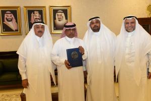 UQU President Honors  Dr. Emad Makki on Scholarship from the College of Engineering