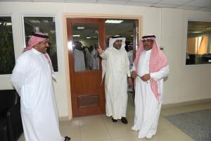 UQU President Inspects the Department of Faculty Members and Employees 